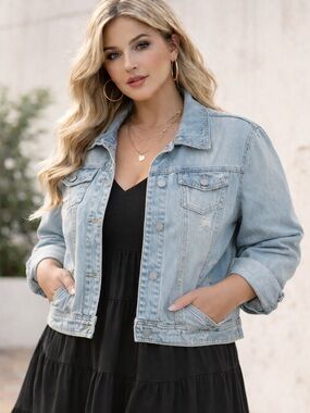 MUDD  Light Wash Blue Denim Jacket Cropped Distressed Trucker Jean Jacket XL